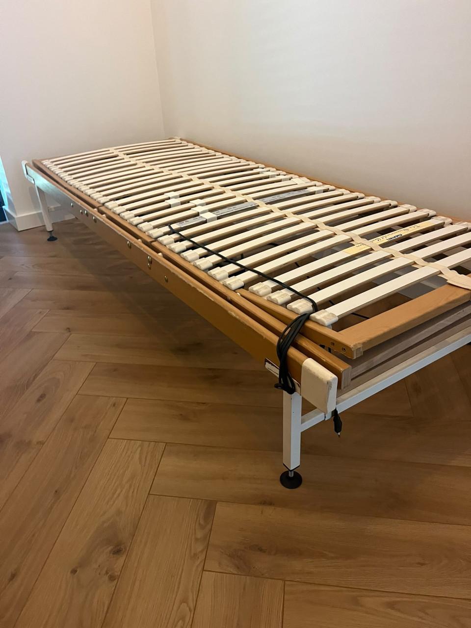 1 persoonsbed elektrisch incl matras