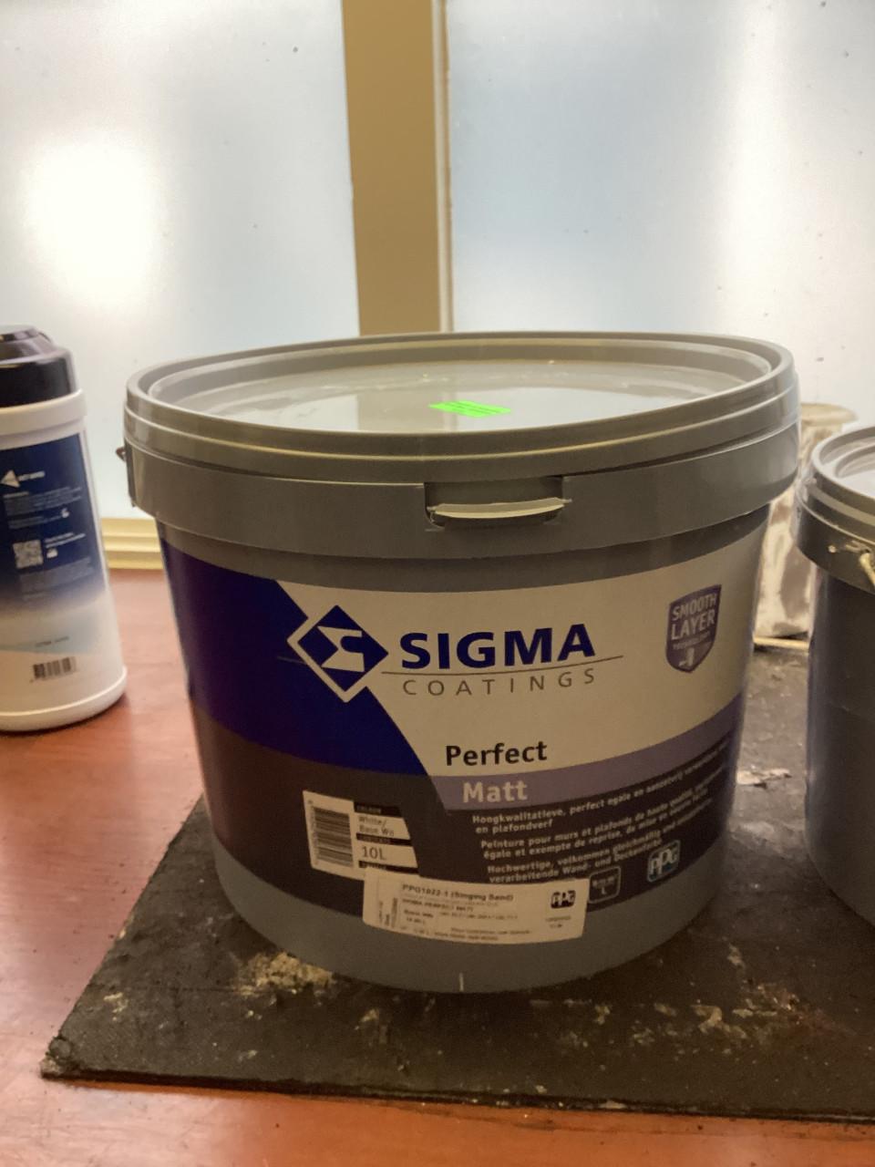 Sigma perfect mat 1022-1. en ral 9016 samen 14 liter