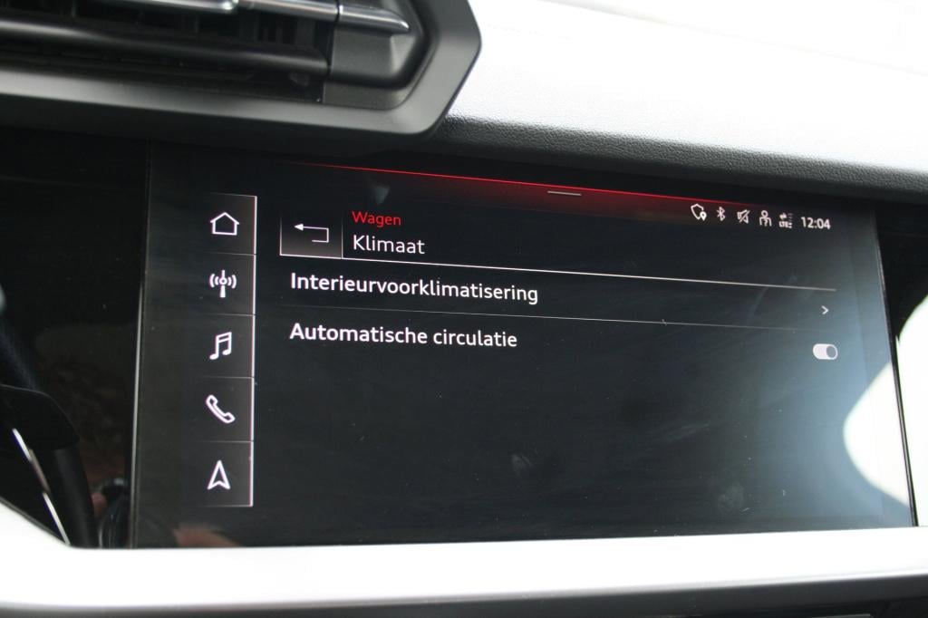 Audi A3 sportback 40 tfsi e s-line / pano / leer / matrix / camera / b&o