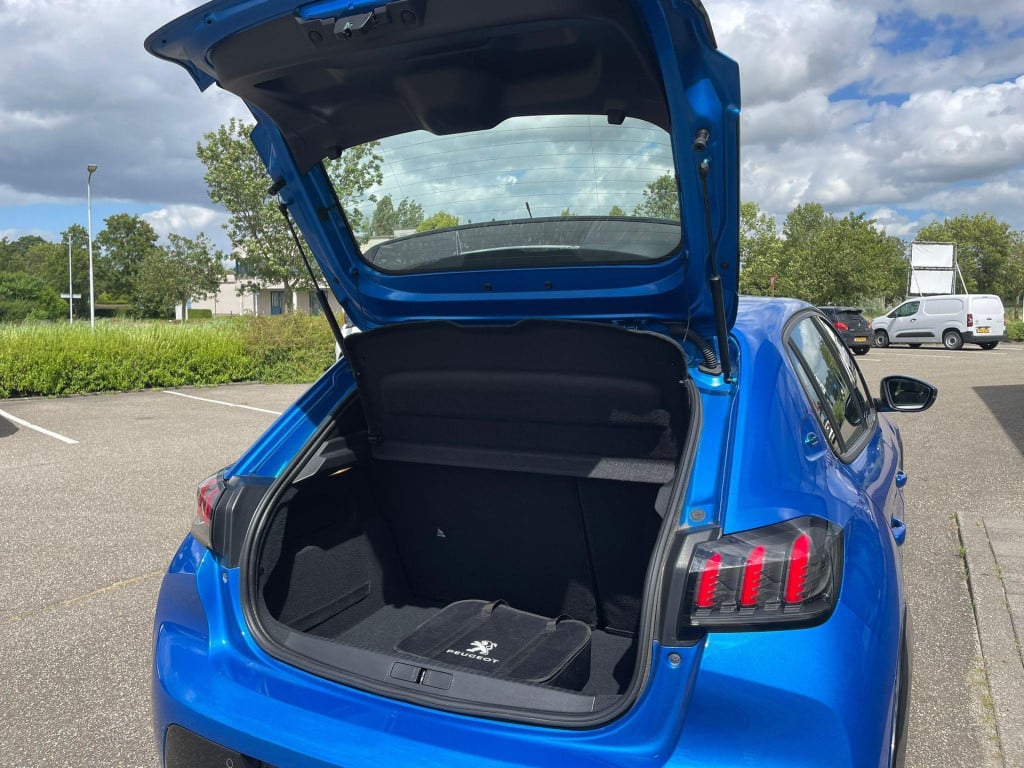Peugeot 208 ev active 50 kwh automaat| de enige peugeot die geen olie verbr