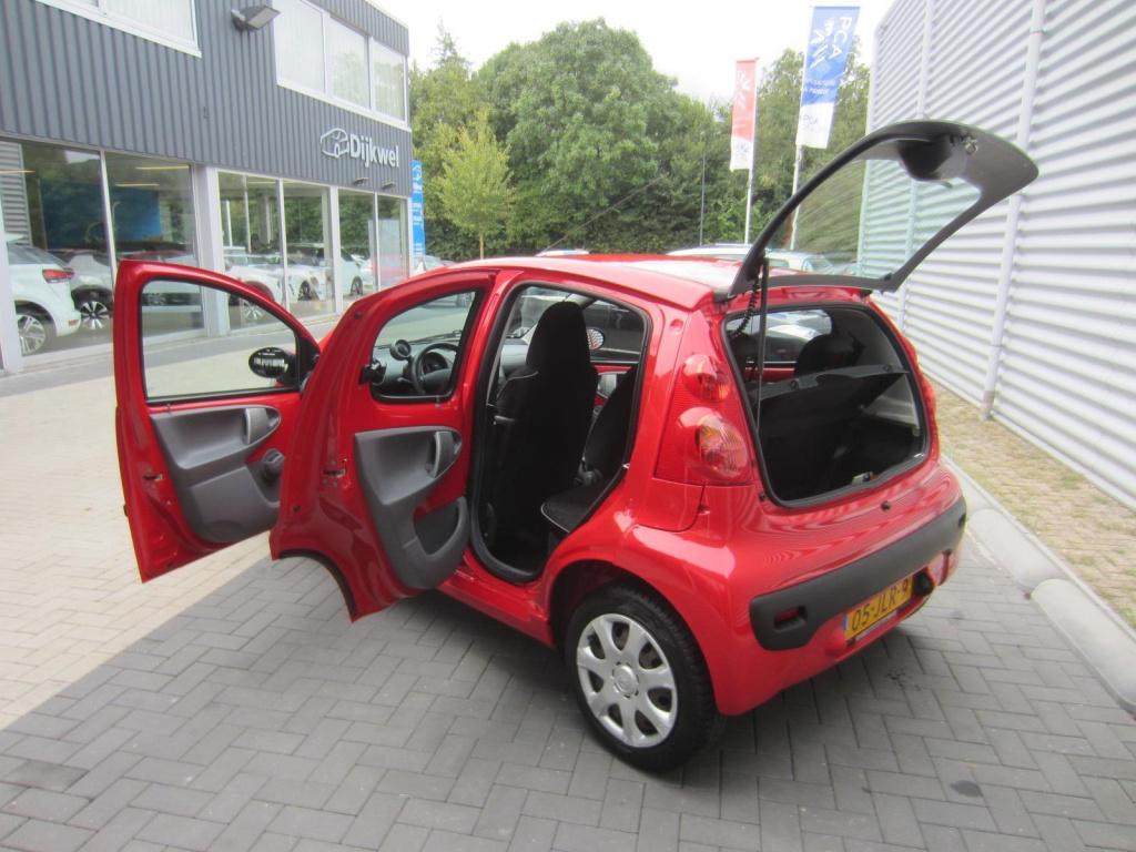 Peugeot 107 1.0i 12v sublime 5-drs airco nieuwe apk