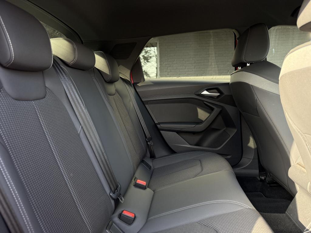 Audi A1 citycarver 30 tfsi - sline - sportstoelen - led koplampen -