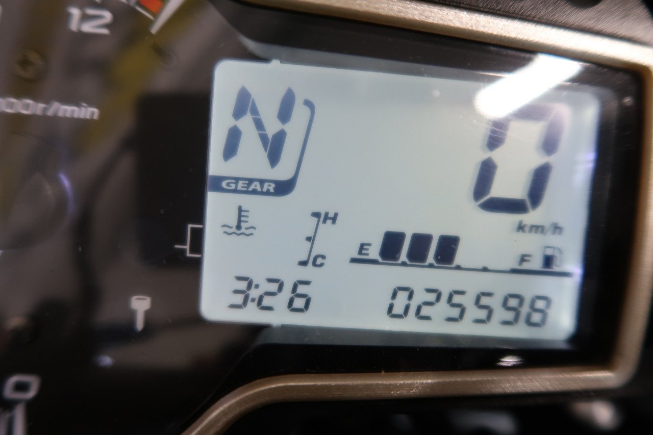 Suzuki GSR750 2016