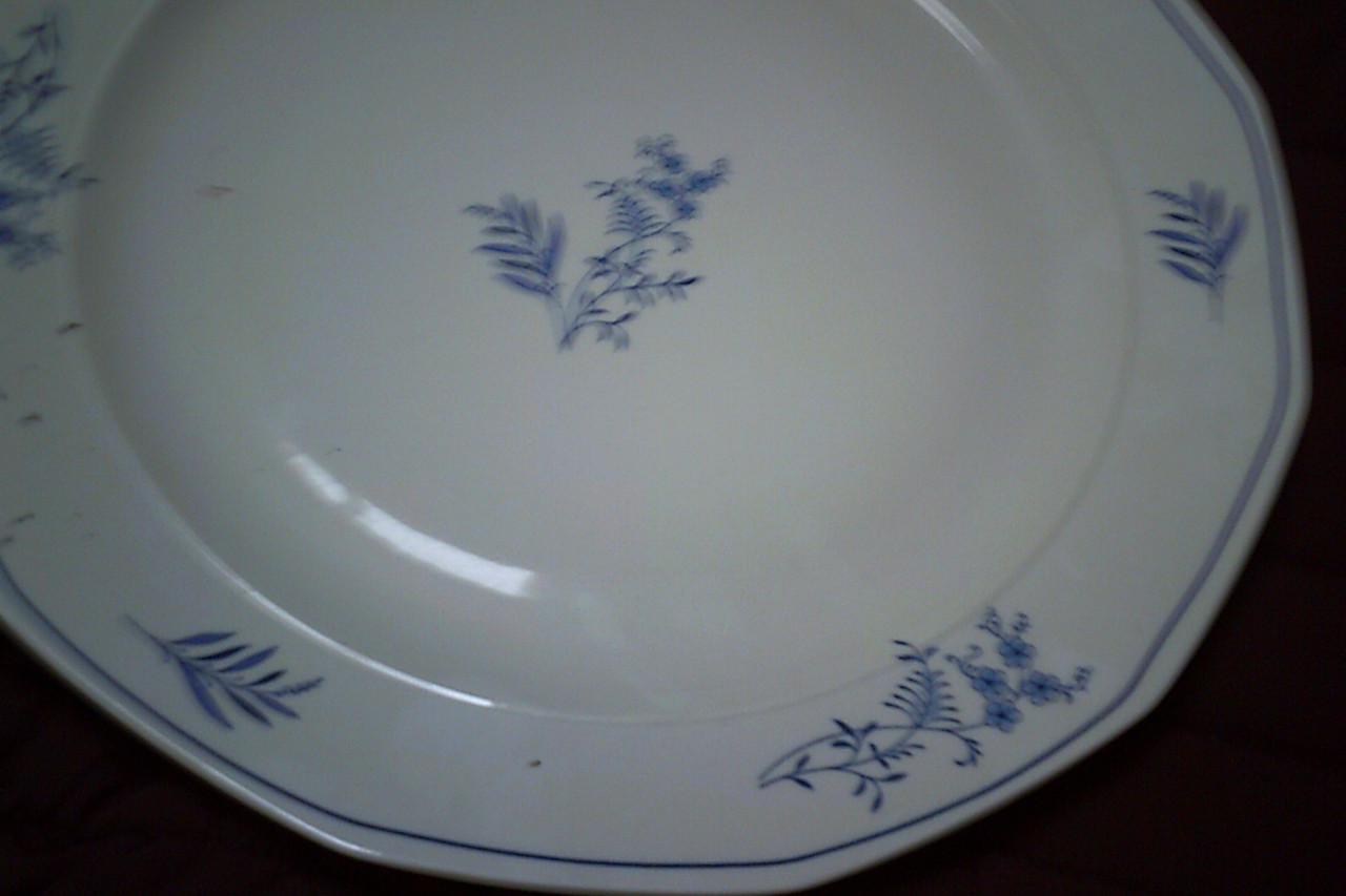 12p. PORSELEINEN eetservies wit/blauw - merk Winterling.