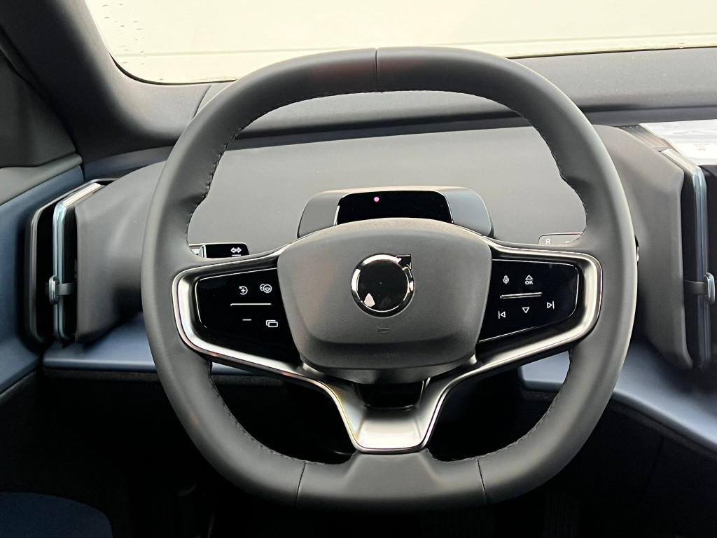 Volvo Ex30 extended range plus | nieuwprijs € 46.122