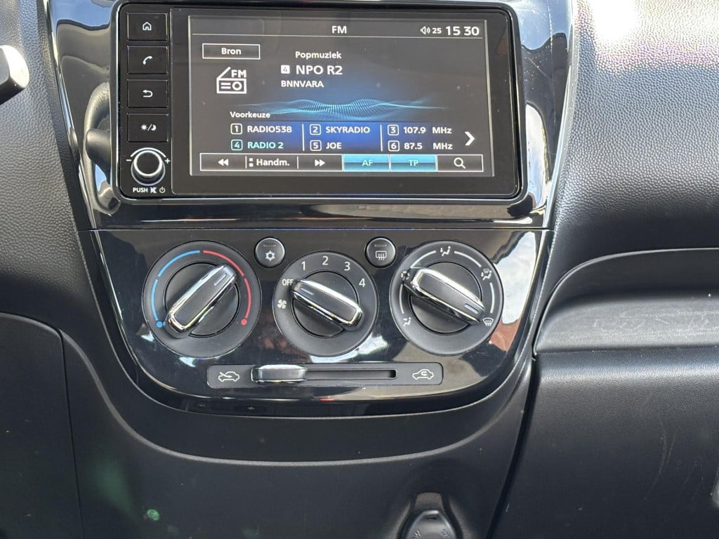Mitsubishi Space Star 1.2 connect+ | apple carplay/android auto | aircondit