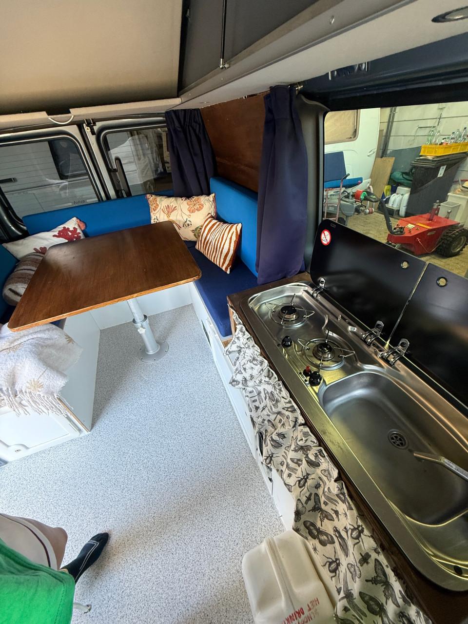 Camperbus met nieuw slaaphefdak!