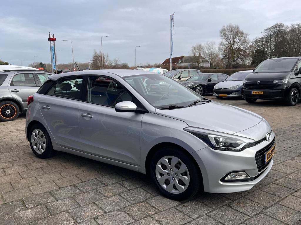 Hyundai I 20 1.0 t-gdi comfort, camera, navigatie, trekhaak enz...