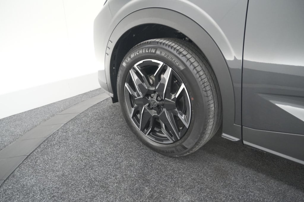 Peugeot 5008 1.2 hybrid 145 gt | panoramadak | camera | elektrische achterk