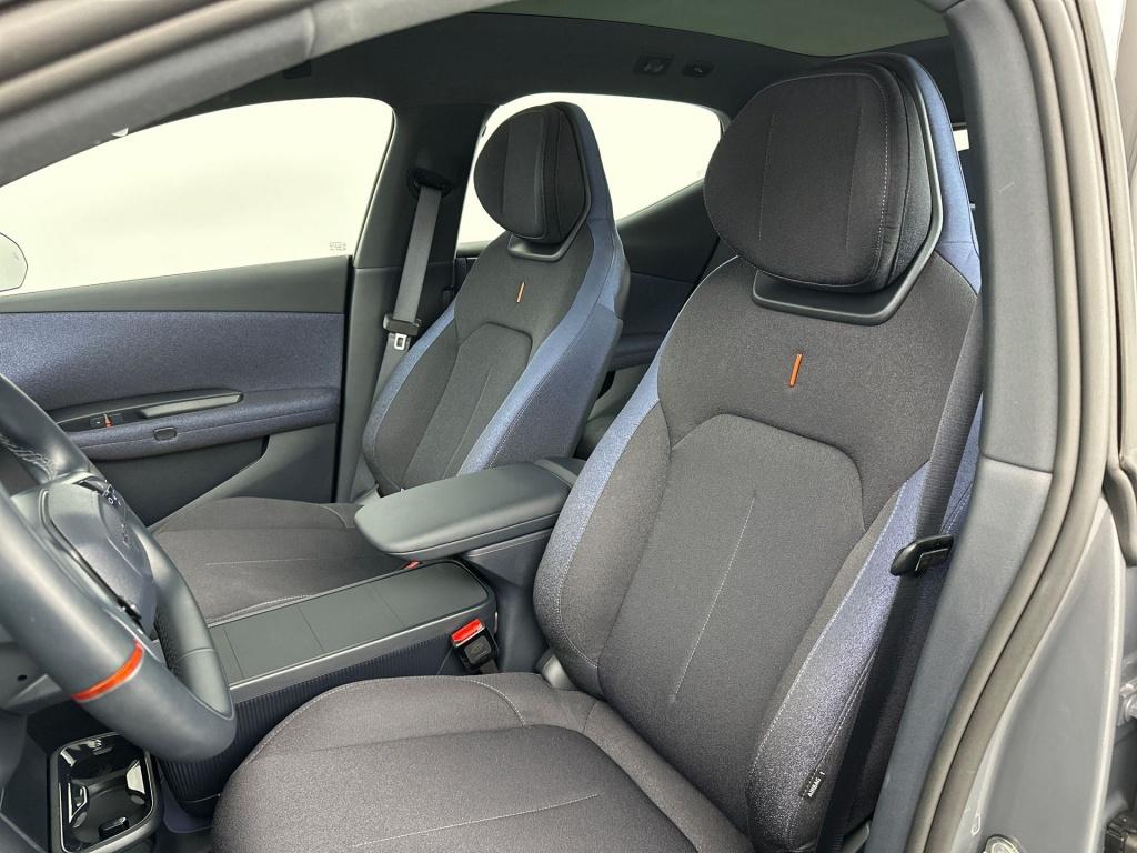 Lynk & Co 02 core 66kwh 272pk| 1600kg trekg| pano|adap.cruise| carplay | ac