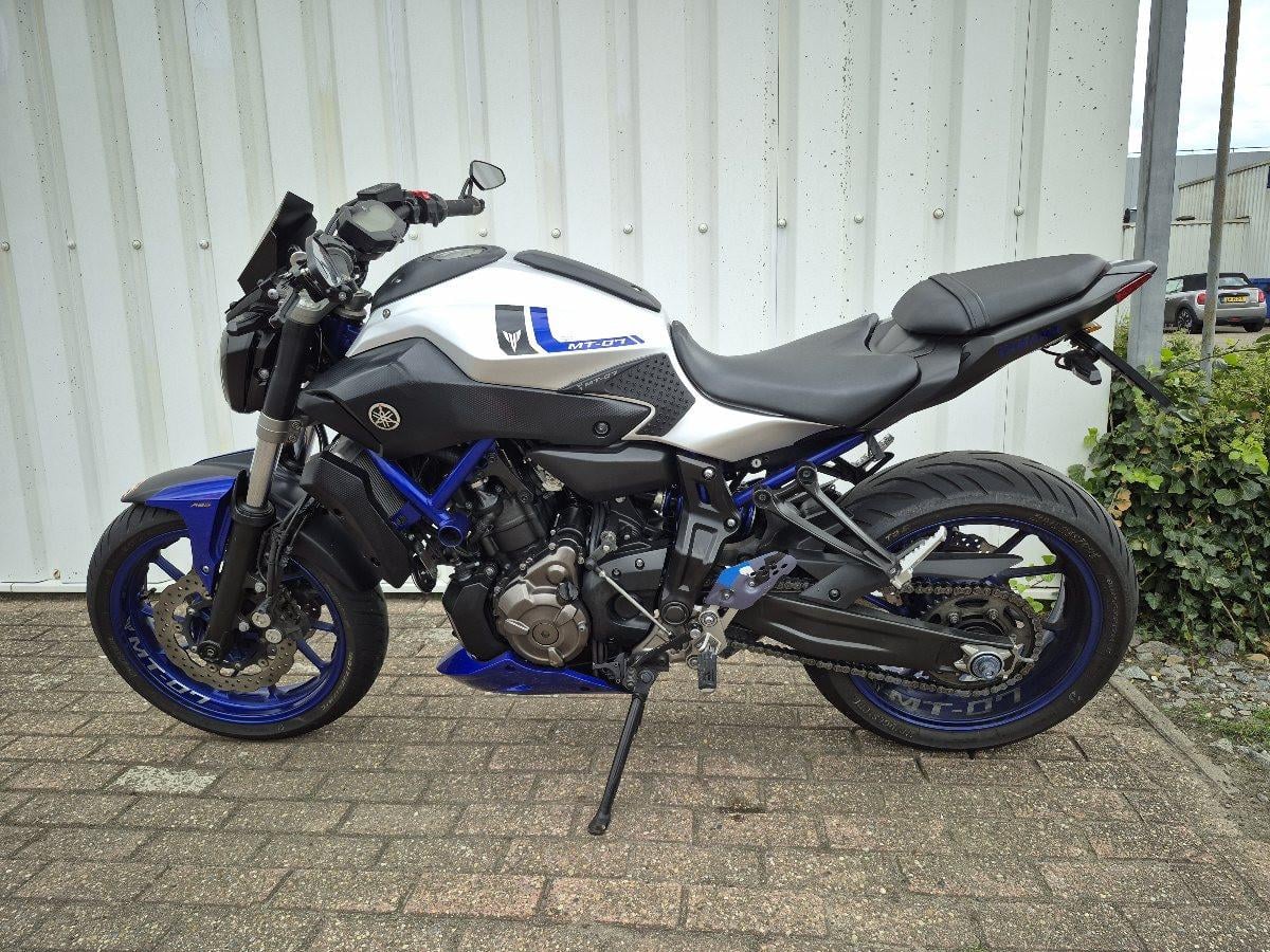 Yamaha MT-07 uit 2016 stoere naked bike, full options!