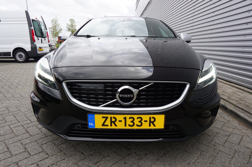 Volvo V40 1.5 t3 polar+ sport automaat / climate / navi / cruise / lane ass