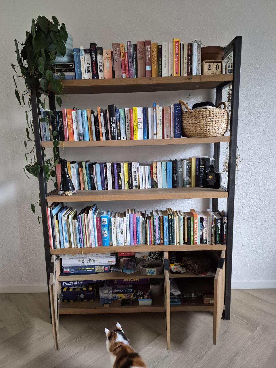 Wandkast eiken & metaal