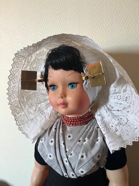 Pop Zeeuwse Klederdracht