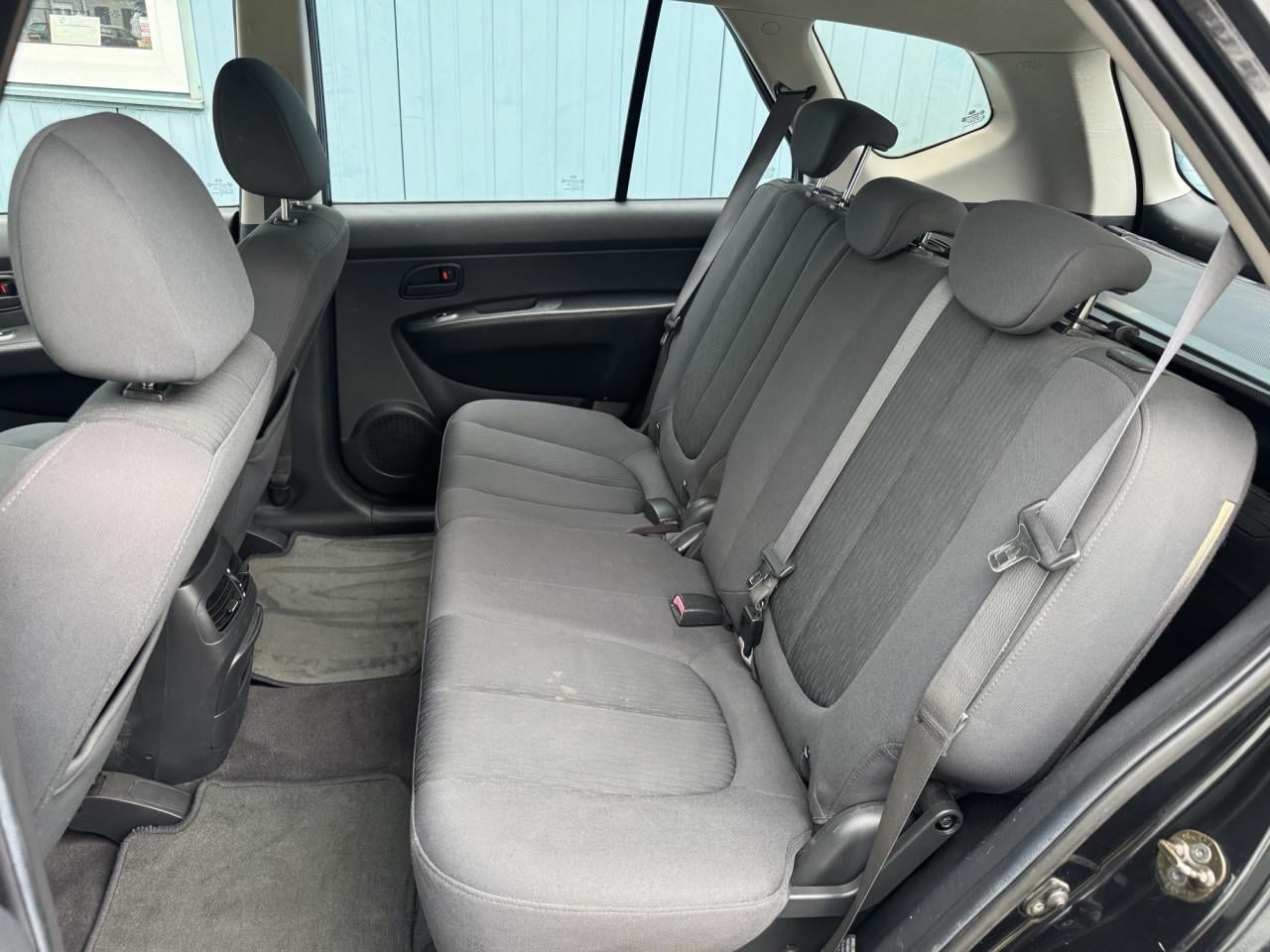 Leuke Kia Carens met leuke kilometerstand