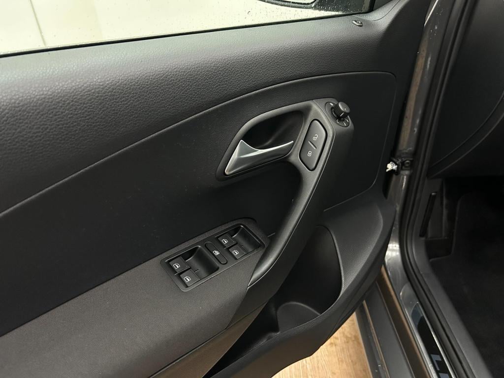 Volkswagen Polo occasion 1.2 tsi highline | grijs | tweedehands volkswagen 