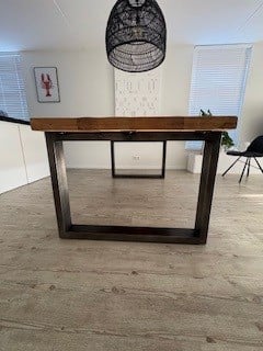 Eethoek (tafel en 4 stoelen)