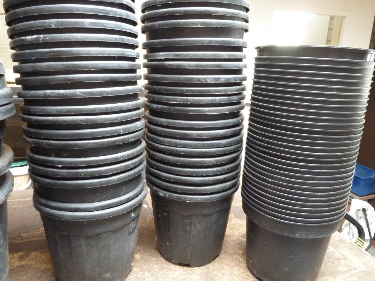 TE KOOP BLOEMPOTTEN