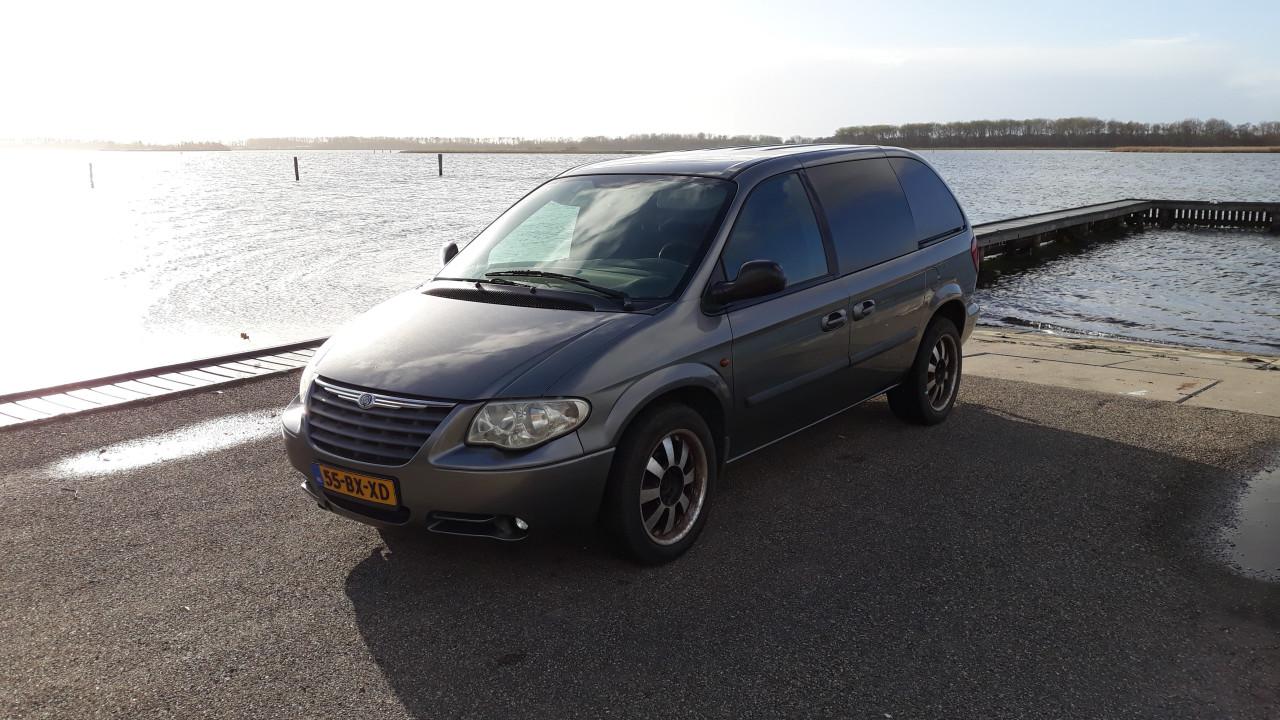 Chrysler Voyager / Dodge Ram Van.