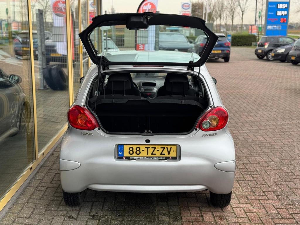 Toyota Aygo 1.0-12v +