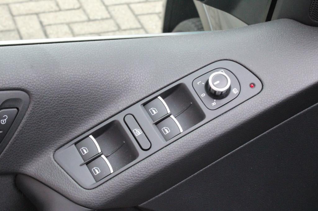 Volkswagen Tiguan 1.4 tsi sport&style + trekhaak electrisch wegklapbaar