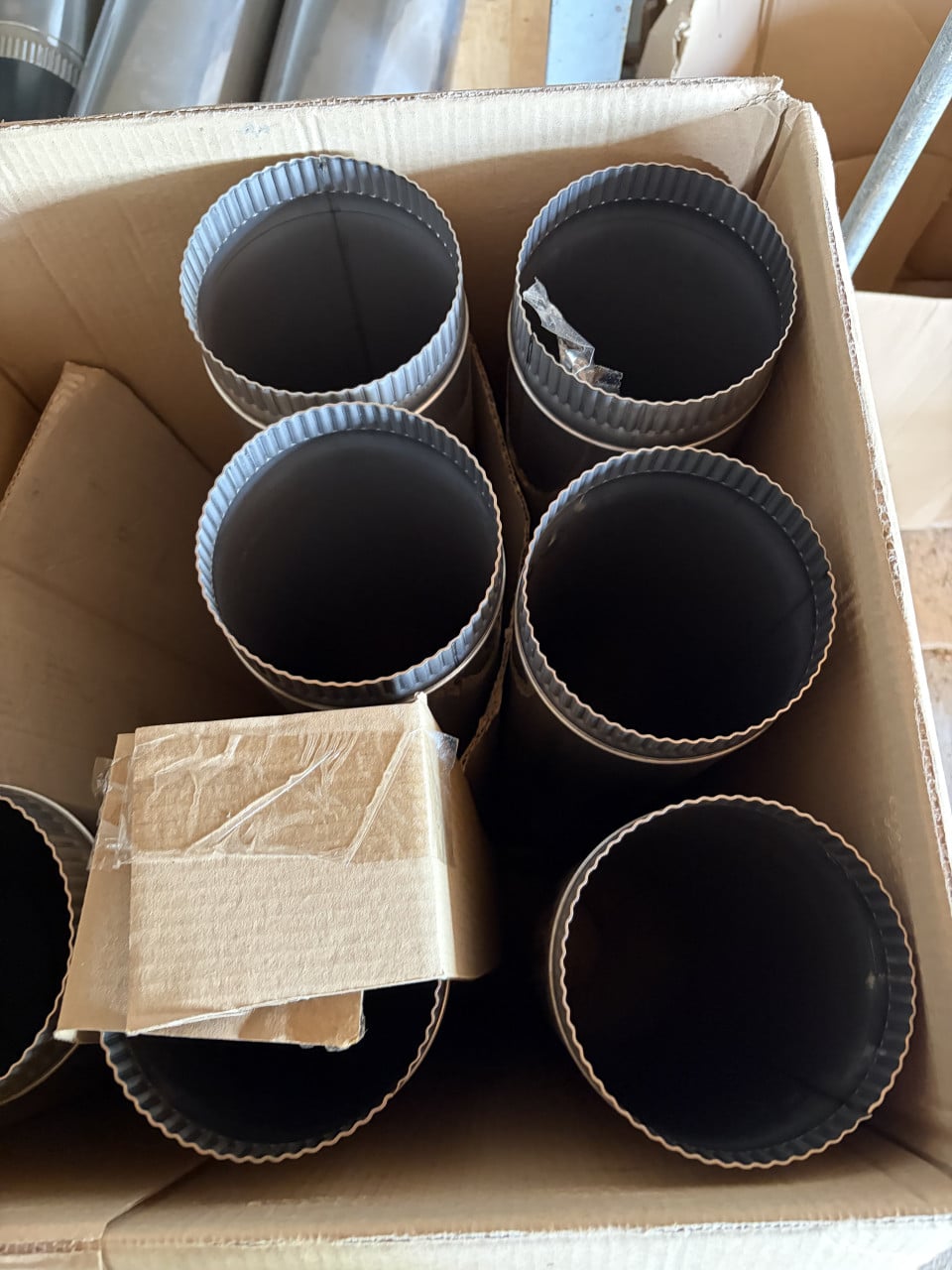 Partij schoorstenen + bochten + verloopstukken etc.