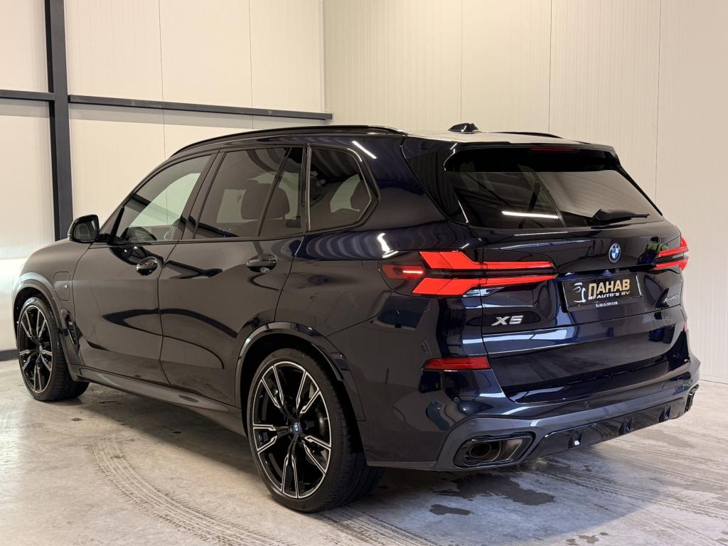 BMW X5 xdrive50e m-sport | carbon | pano | memory | stoelverwarming / verko