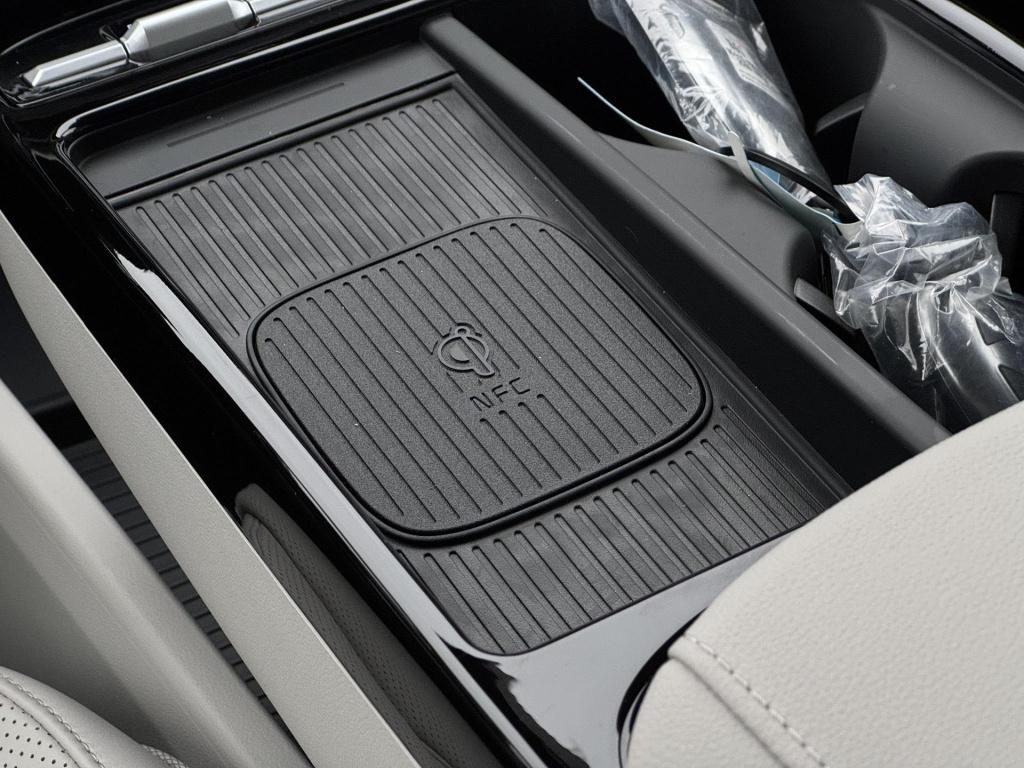 Hyundai Tucson 1.6 t-gdi phev premium light grey interieur