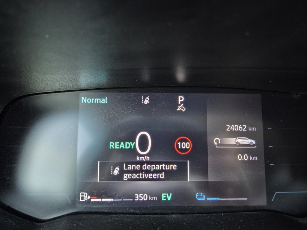 Renault Clio 1.6 e-tech full hybrid 145 evolution android/apple auto, camer