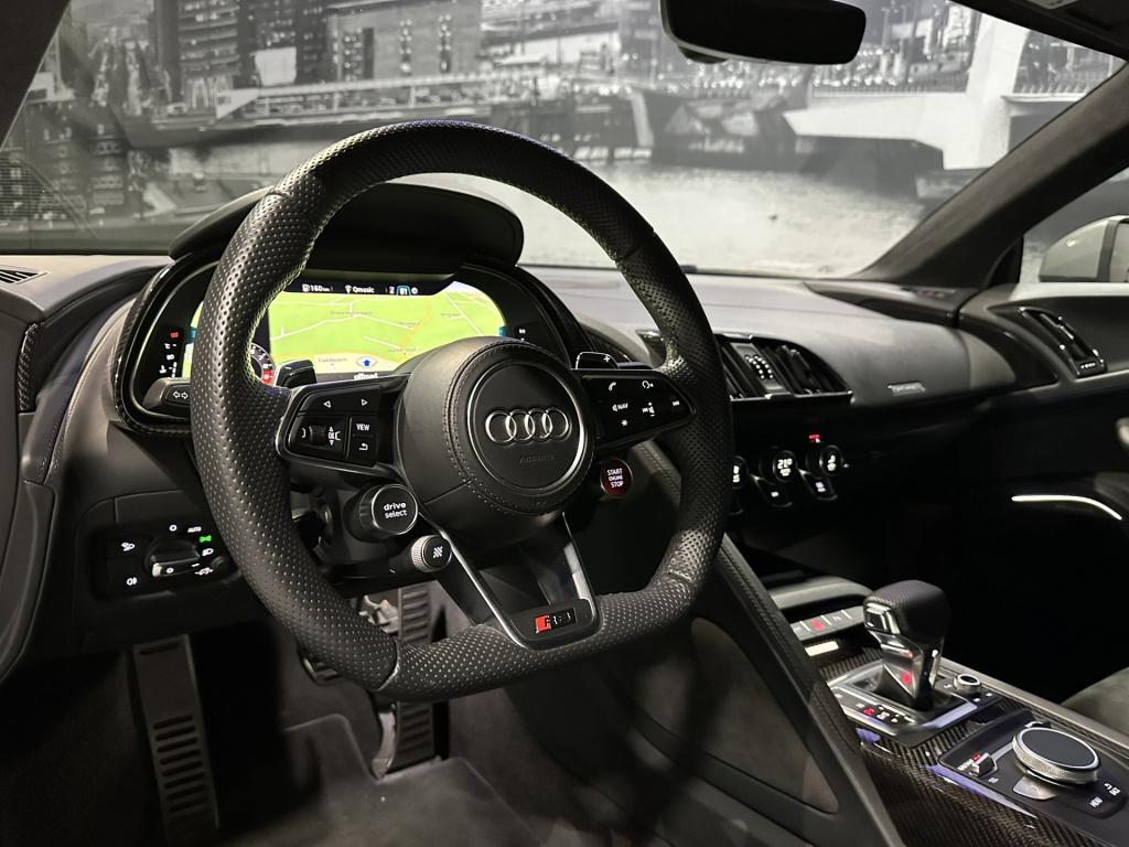 Audi R8 5.2 performance quattro 620pk *btw*b&o*keramisch*bucket seats*carbo