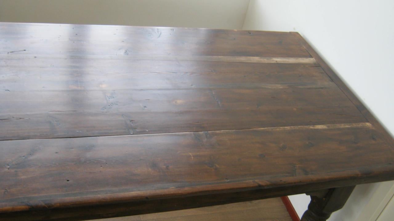 TE KOOP SUPER GAVE KOLONIALE EET TAFEL  100 EURO