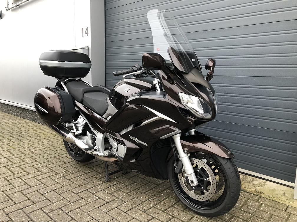 Fraaie Yamaha FJR1300 uit 2013 met 45 dkm, cruisecontrol, topkoffer €8750,-