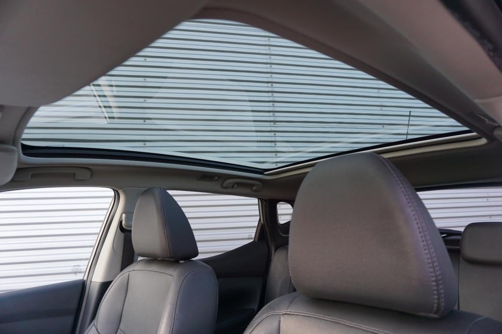 Nissan Qashqai 1.2 tekna - automaat / climate / navi / cruise / leder / cam