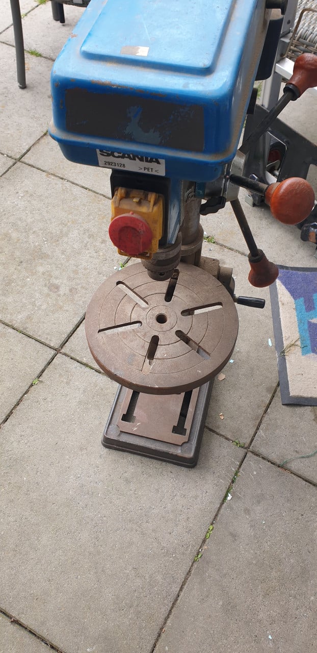 Te koop kolomboormachine scania