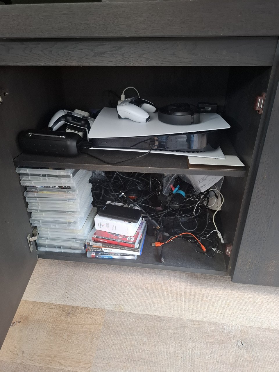 Tof zwart massief dressoir.