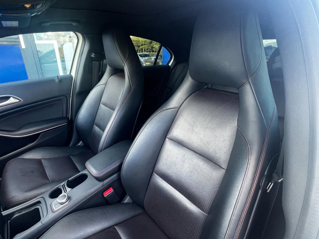 Mercedes-Benz A-Klasse 250 amg prestige, leer, panodak, trekhaak enz...