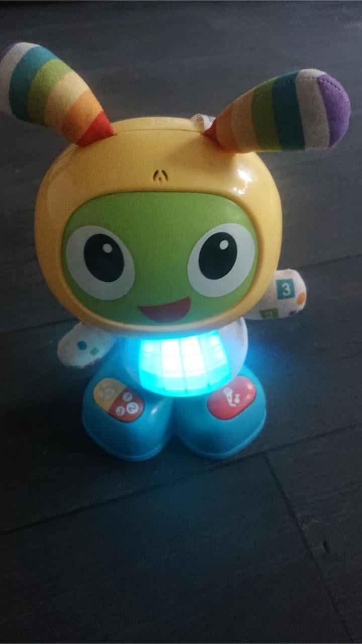 Fisher Price Beatbo dansende robot (geluid+licht)