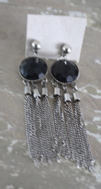 Zilverkleurige oor stekers met zwart  steentje