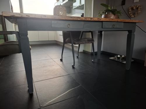 Eetkamer tafel gratis