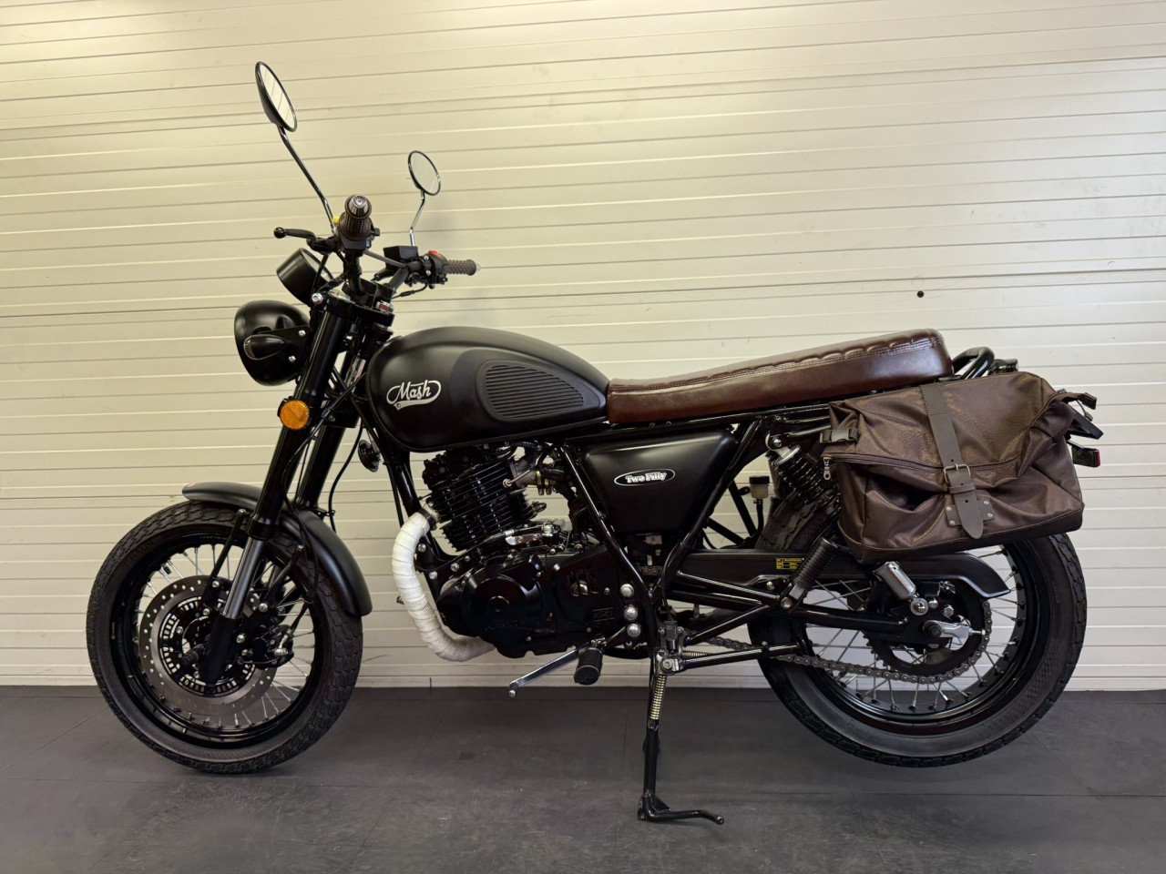Zeer jonge Mash Two Fifty 250! slechts 3500km en garantie!