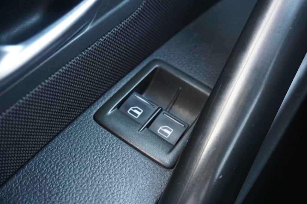 Volkswagen Scirocco 1.4 tsi airco / navi / cruise / elektr. ramen / sportui