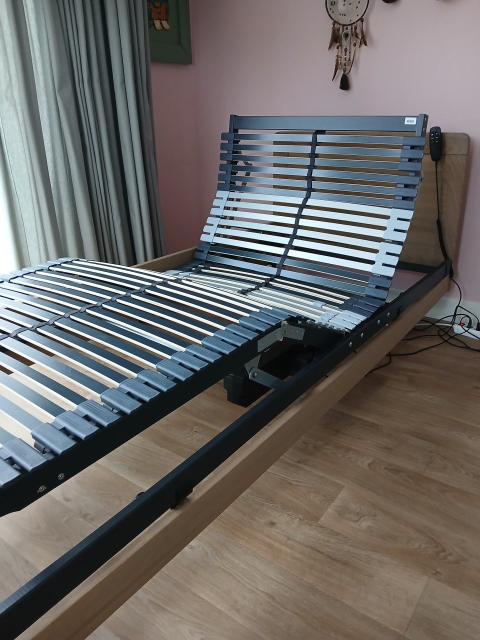 Elektrisch verstelbaar 2 persoons bed.