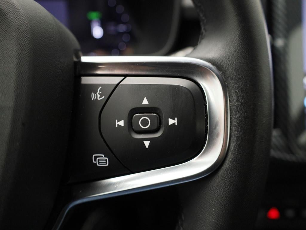 Volvo XC40 single motor extened range core 82 kwh | automaat | apple carpla