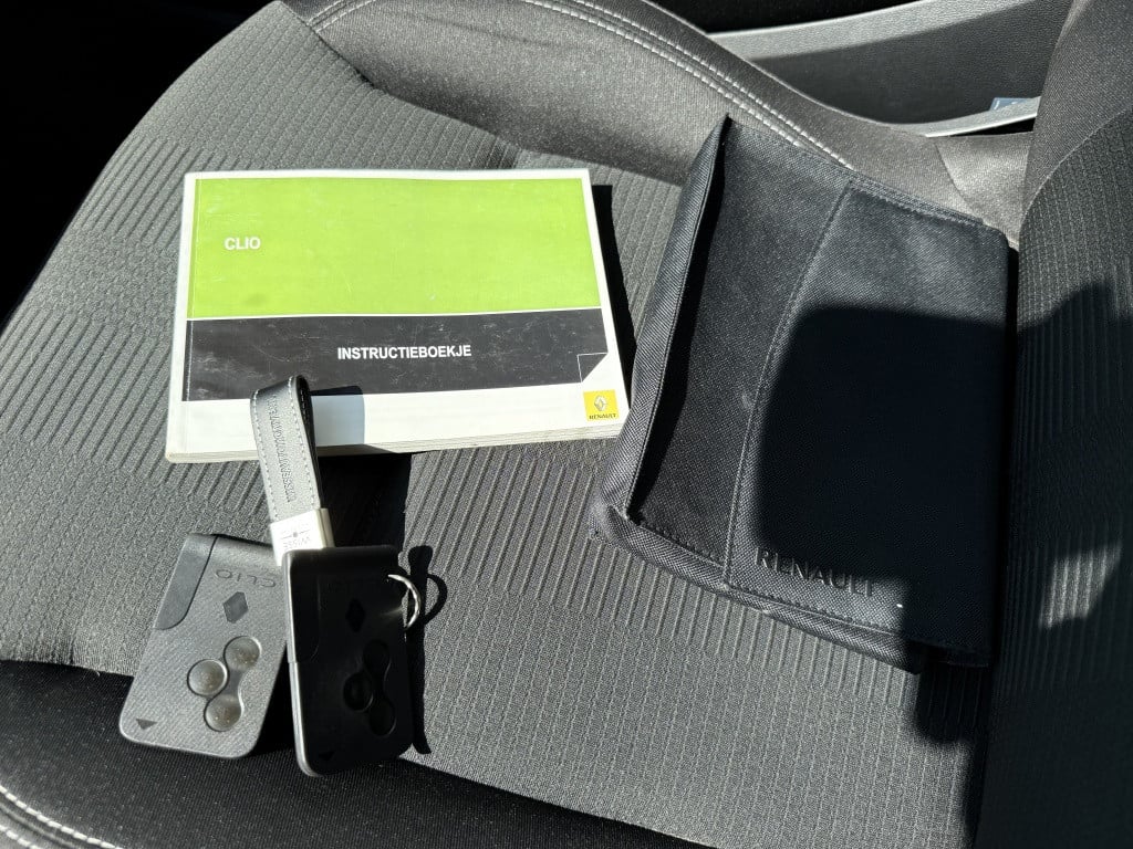 Renault Clio 1.2 tce 20 jaren editie // goed uitgerust // nette staat //