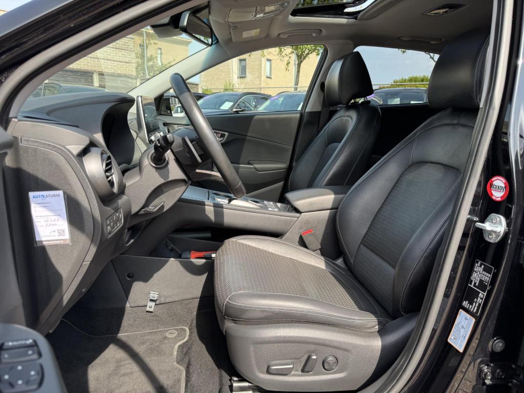 Hyundai Kona ev premium 64 kwh black edition soh 96,4% + schuif-/kanteldak!