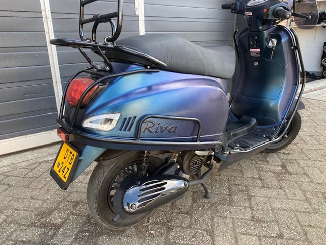 Schitterende btc riva cameleon kleur full option 4000km nu 999 euro