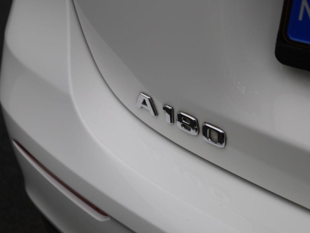 Mercedes-Benz A-Klasse 180 business solution amg | automaat | navigatie | s