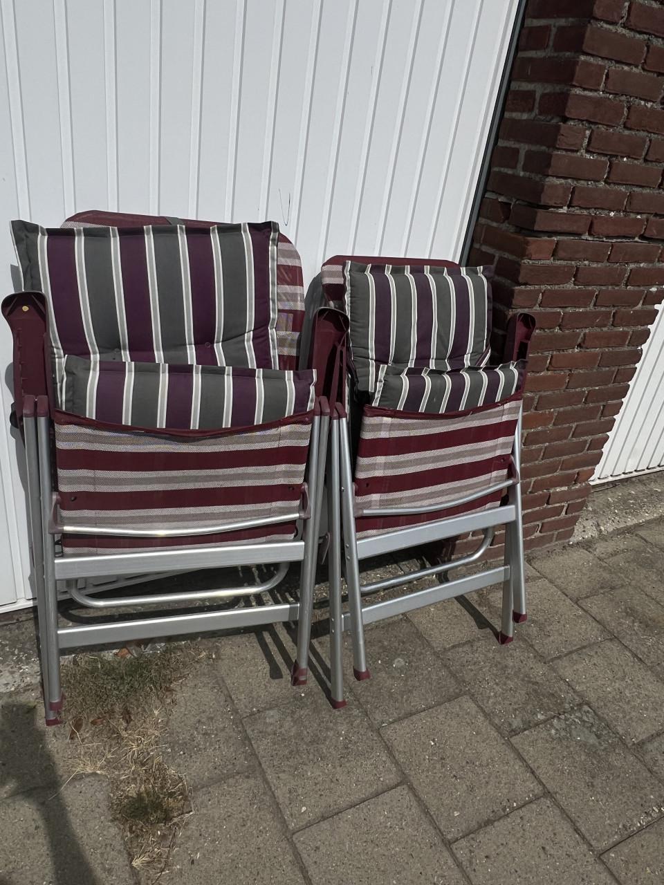 2 x Comfortabele Opvouwbare Campingstoelen + 2 Kussens