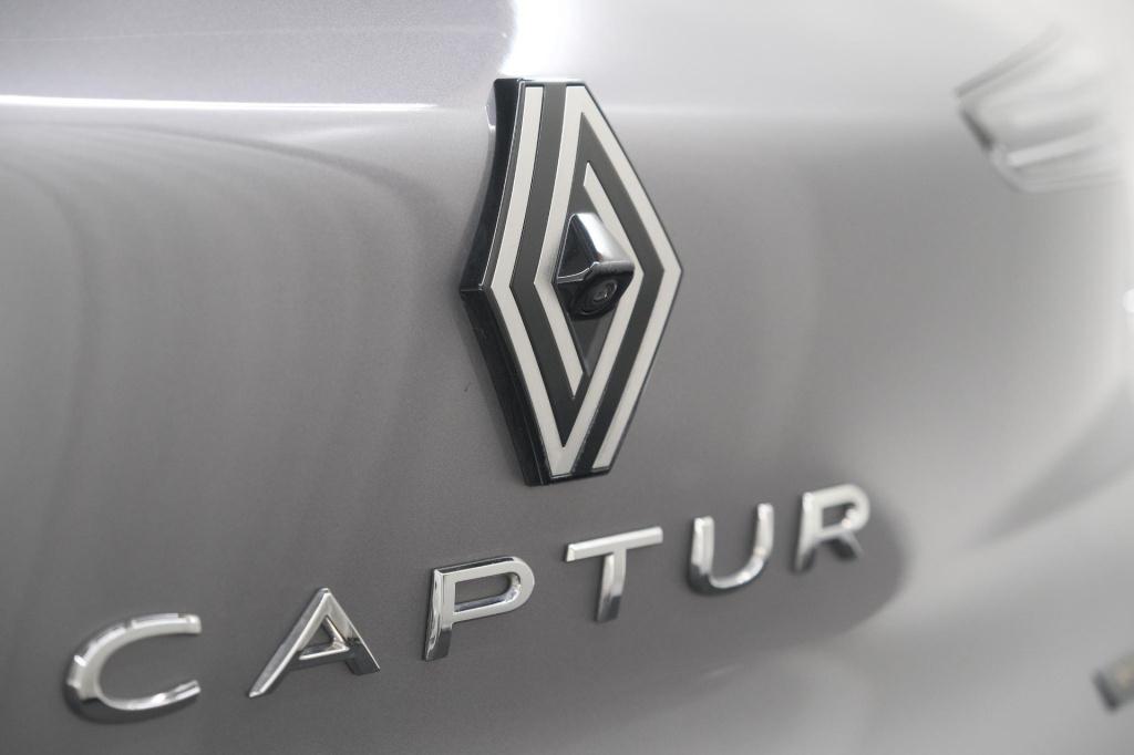 Renault Captur 1.6 e-tech full hybrid 145 techno | camera | navigatie | app