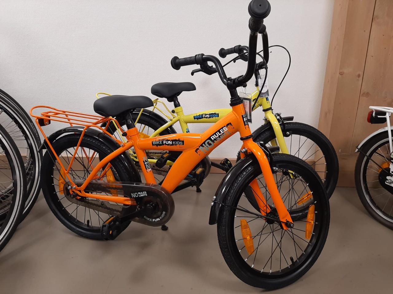 Ruim assortiment nieuwe kinderfietsen van 12 tot 26 inch !